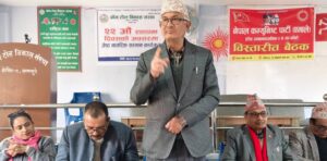 नेकपा (एमाले) का केन्द्रीय सदस्य तथा मकवानपुर इन्चार्ज रामेश्वर राना मगर, मकवानपुर–१ बाट प्रतिनिधिसभा सदस्यका उम्मेदवारका रूपमा चुनावी गतिविधिका क्रममा कार्यकर्ता तथा समर्थकहरूसँग भेटघाट गर्दै।