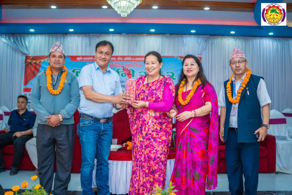 mina lama at receiving token of love
