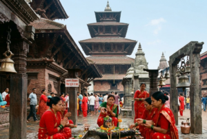 श्रावण महिनाको सोमबार काठमाडौंको ऐतिहासिक शिव मन्दिर परिसरमा रातो र हरियो पहिरनमा सजिएर भगवान शिवको पूजा र जल अर्पण गर्दै नेपाली महिलाहरू।